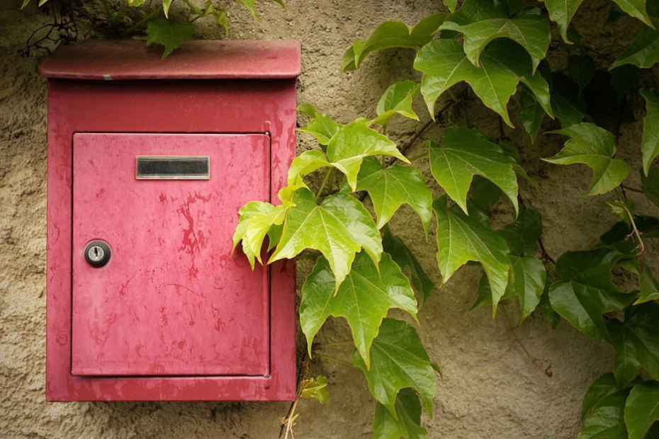 Lettres en métal vieilli